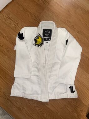 Kingz ONE Brazilian Jiu-Jitsu Gi-White Size M000 (Kids)(no pants, no belt)..249